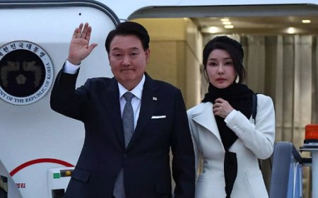 The President of South Korea apologizes for his wife's "unwise behavior."