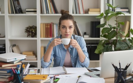 Online Courses and Coaching: Transform Your Expertise into Income