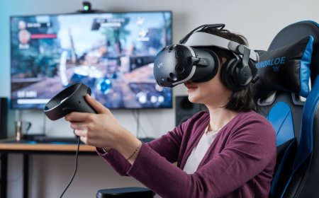 Virtual Reality and Augmented Reality: Immersive Experiences in Gaming