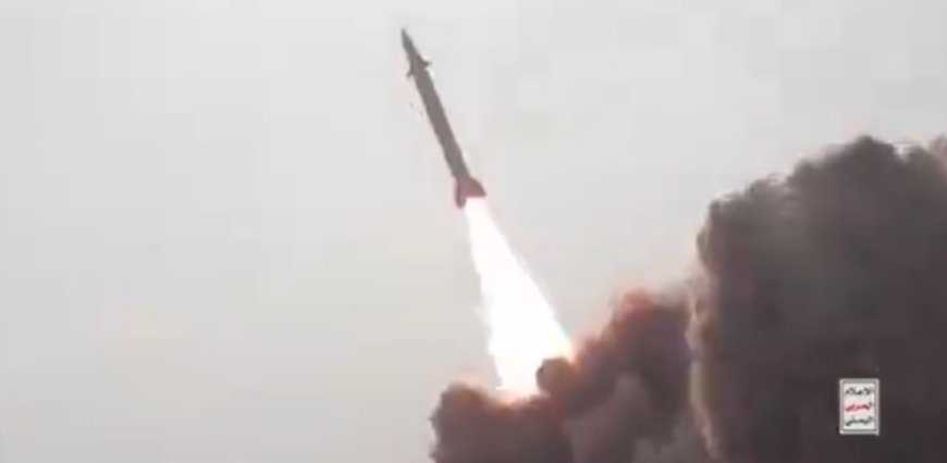 Yemen's Houthi Forces Launch Historic Hyp Missile Attack on Israeli Military Site (video)